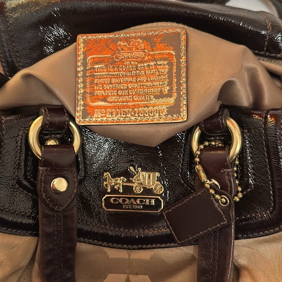 🦖🍒Coach mini satchel bag, used - Picture 4 of 7